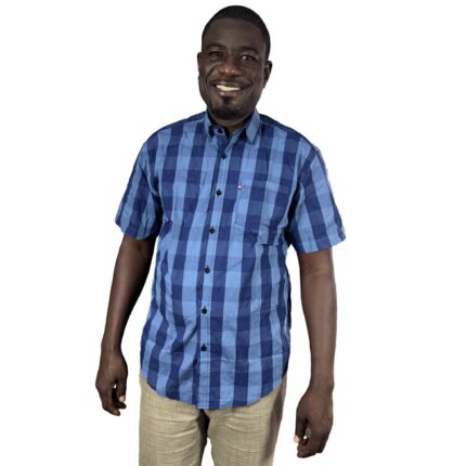 Chemise manches courtes, coupe classique