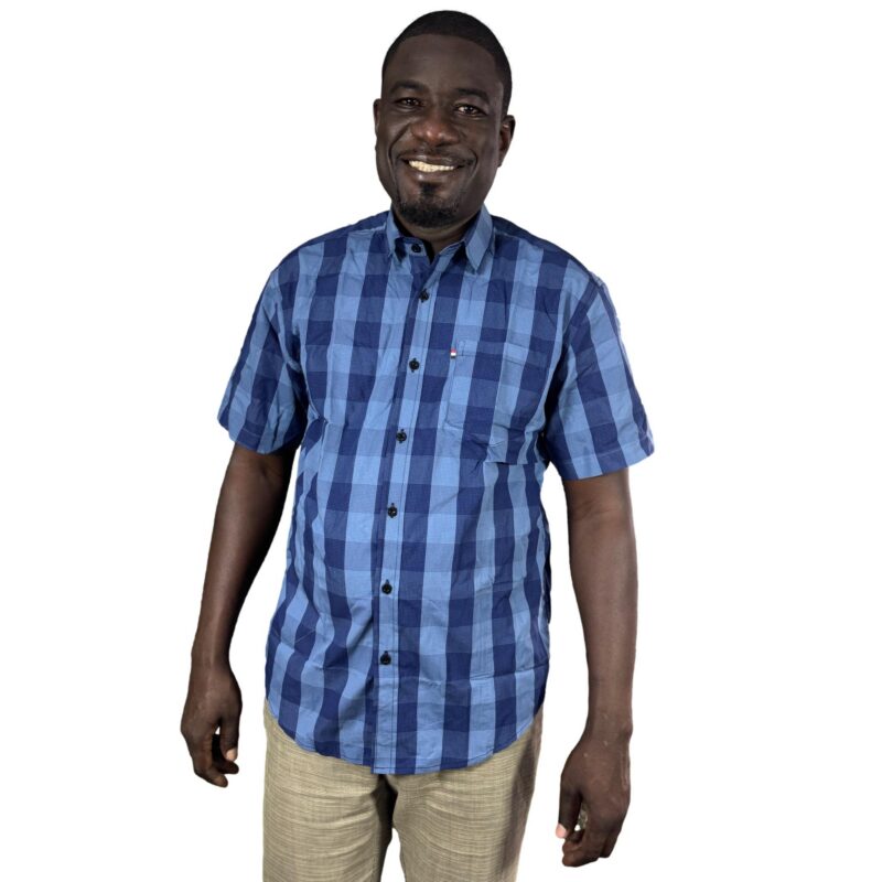 Chemise manches courtes, coupe classique