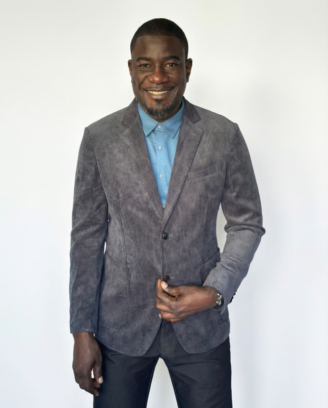 Alliez élégance, confort et qualité premium avec ce pack exclusif AMCHOU. Ces vestes sont confectionnées en super cent et velours, offrant un toucher doux et luxueux, tout en garantissant résistance et durabilité. Idéales pour les hommes qui souhaitent un look raffiné au quotidien ou pour des occasions spéciales.